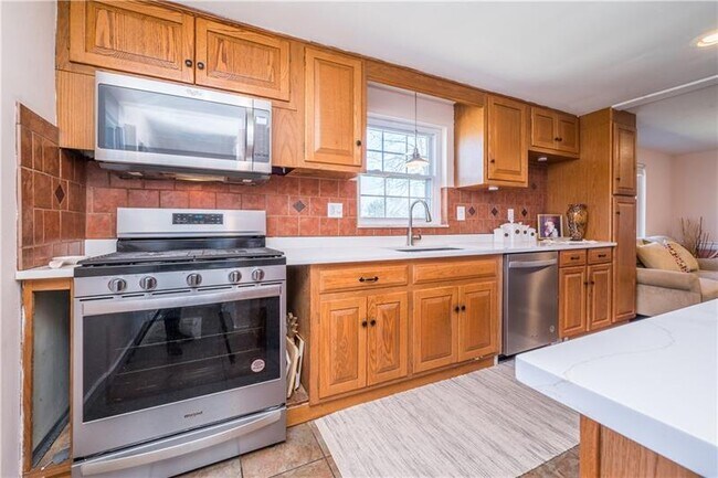 Building Photo - 4915 Brownsville Rd