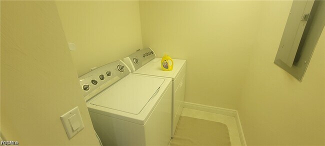 Building Photo - 3961 Pomodoro Cir