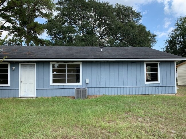 Building Photo - Duplex for Rent