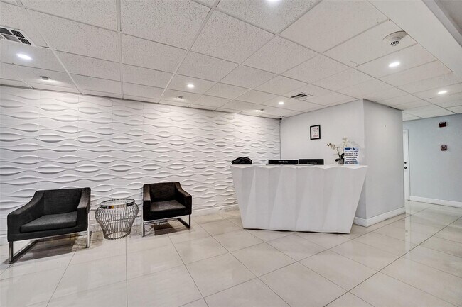 Building Photo - 1600 S Ocean Dr