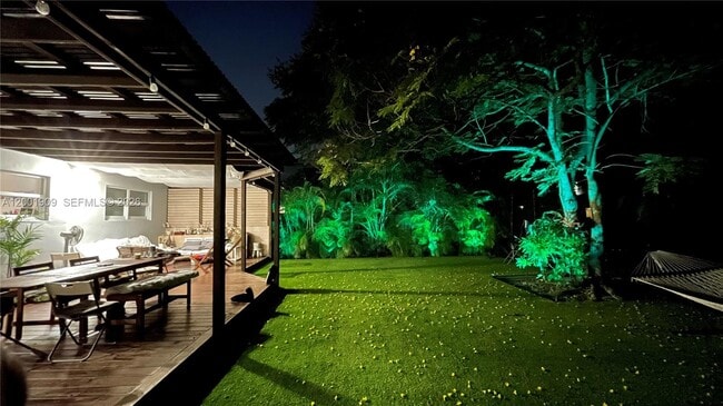 Building Photo - 2940 SW 25th Ter