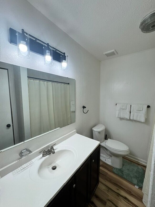 Building Photo - 937 Minter Ln