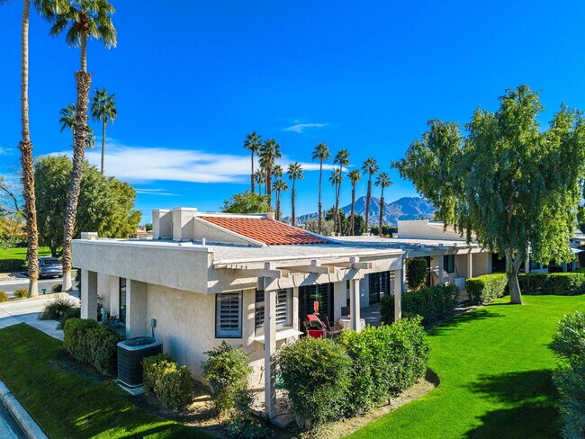 Building Photo - 255 Vía Rengo