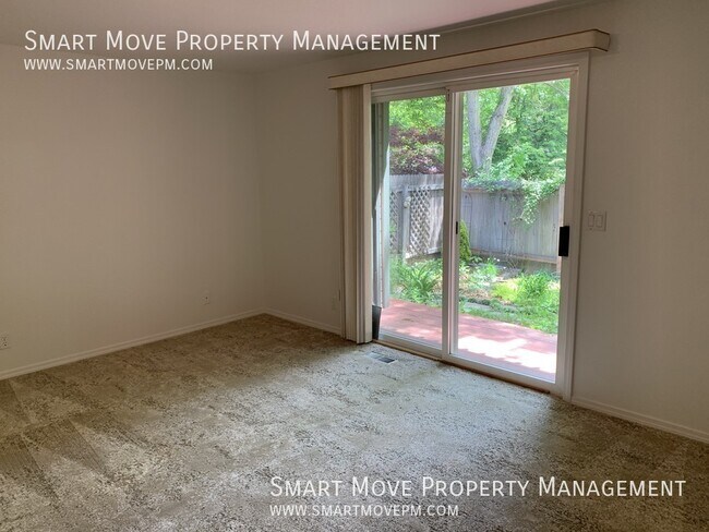 Building Photo - 222 Straughan-