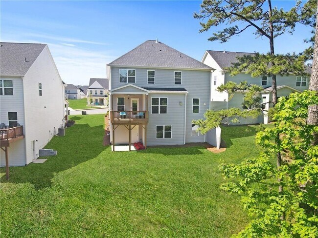 Building Photo - 411 Riverclub Rd