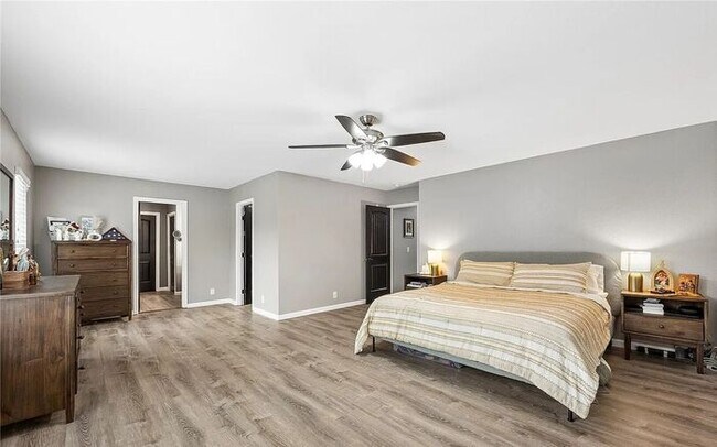 Building Photo - Beautiful Updated 5 Bedroom Home in Graham!