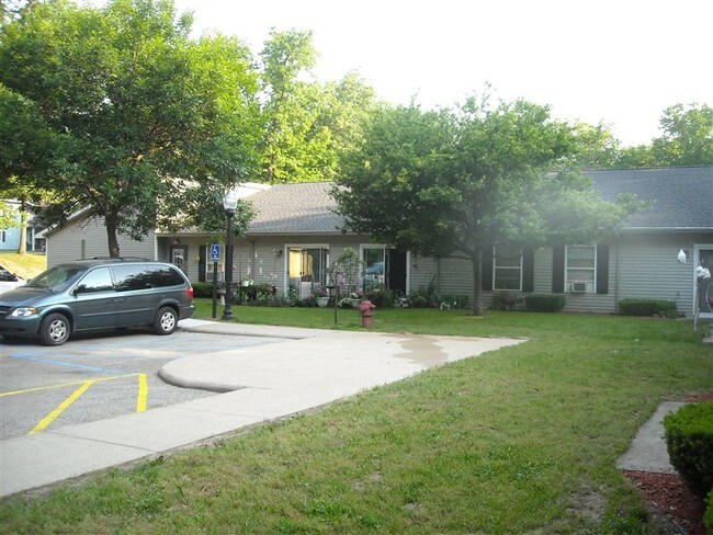 Building Photo - 310 Praire Ronde