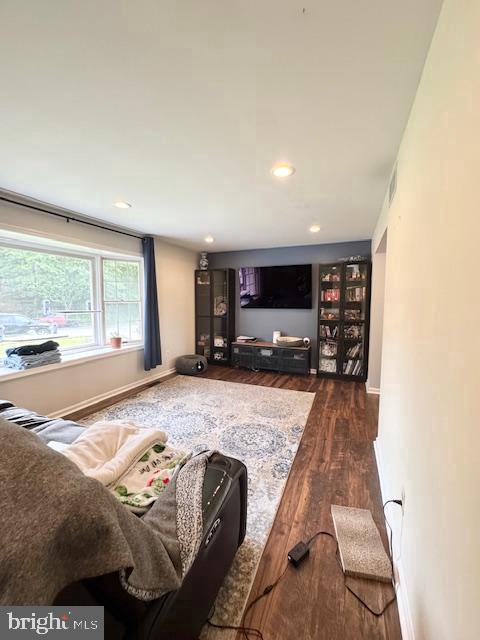 Building Photo - 625 Westphalia Dr