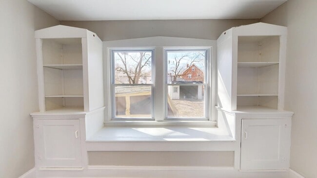 Building Photo - Cudell / West Boulevard Area - 3 bedroom/1...