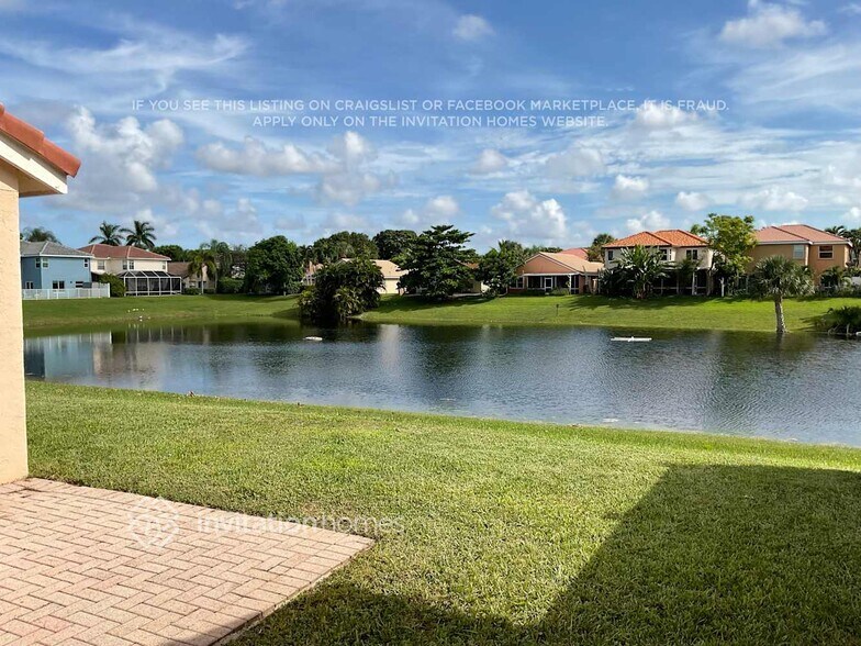 Building Photo - 10254 Serene Meadow Dr N