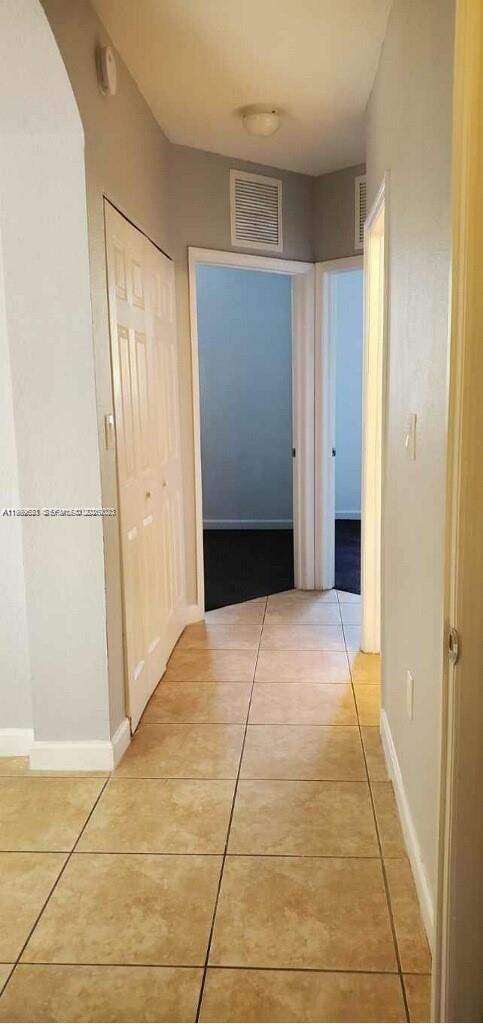 Building Photo - 1650 NE 33rd Rd