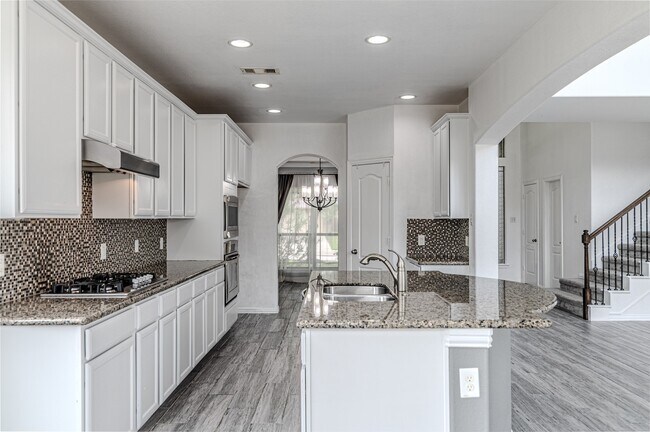 Building Photo - 6219 St Rosalia Dr