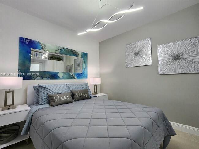 Building Photo - 3505 S Ocean Dr