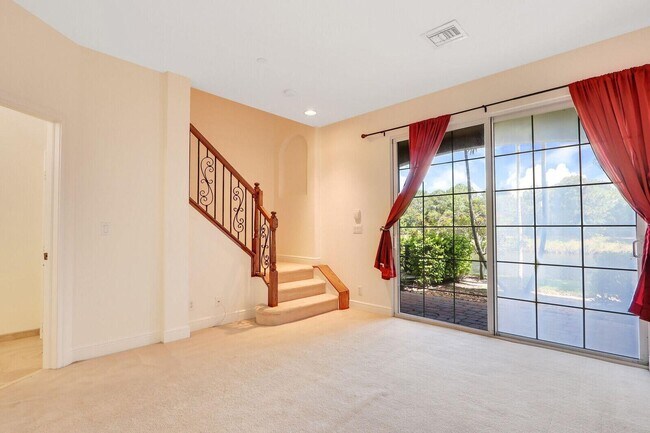 Building Photo - 4505 Artesa Way S