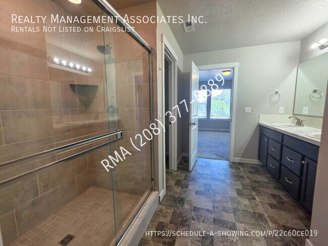 Building Photo - 4735 W Santa Fe Ln