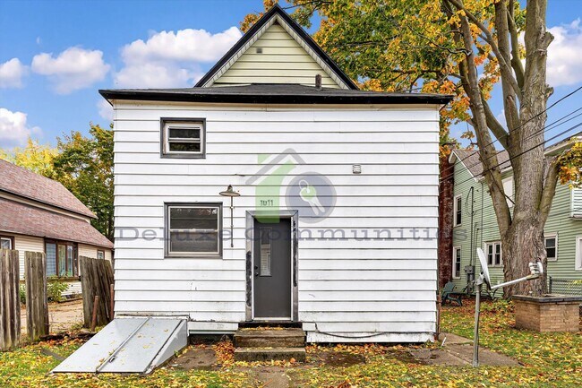 Building Photo - 1011 Jennette Ave NW