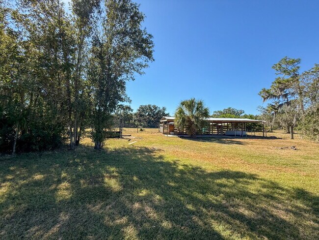Building Photo - COUNTRY LIVING ON 5 ACRES WITH 3 BED, 3 BA...