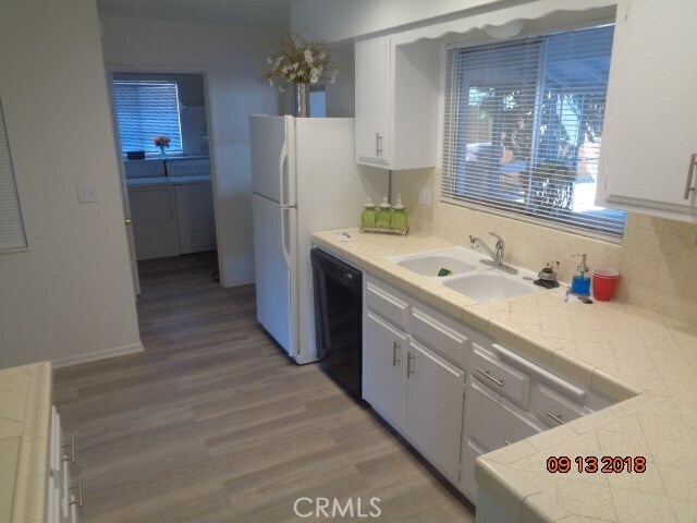 Building Photo - 28813 Snead Dr