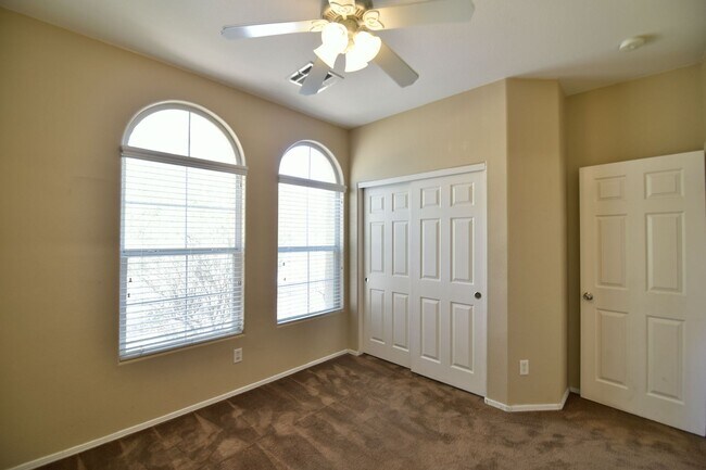 Building Photo - Beautiful 4BED/3BATH/CAR home located in SW Las Vegas!