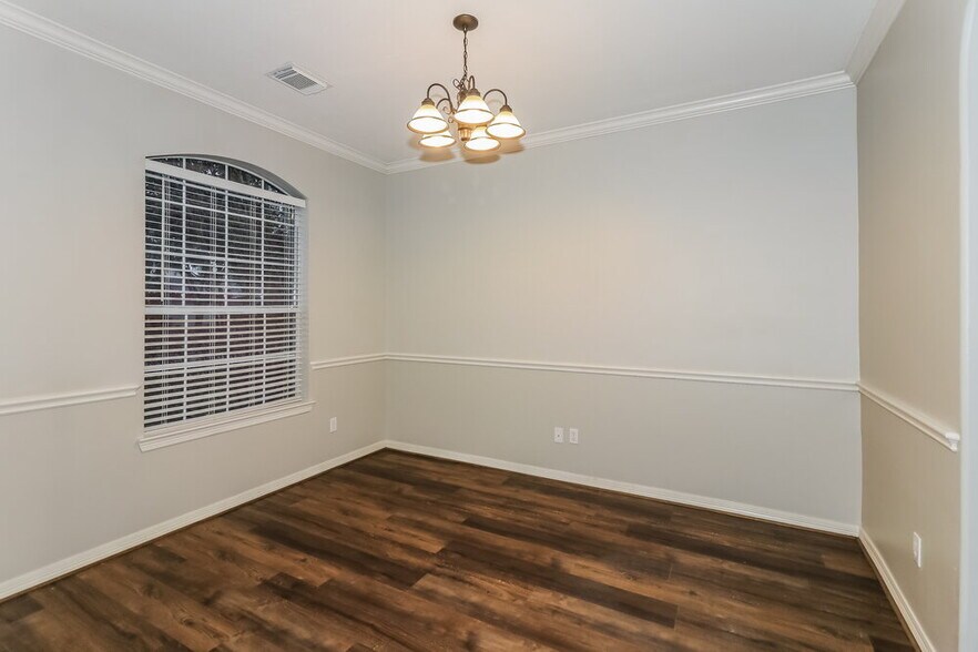 Building Photo - 6162 Newcastle Ln