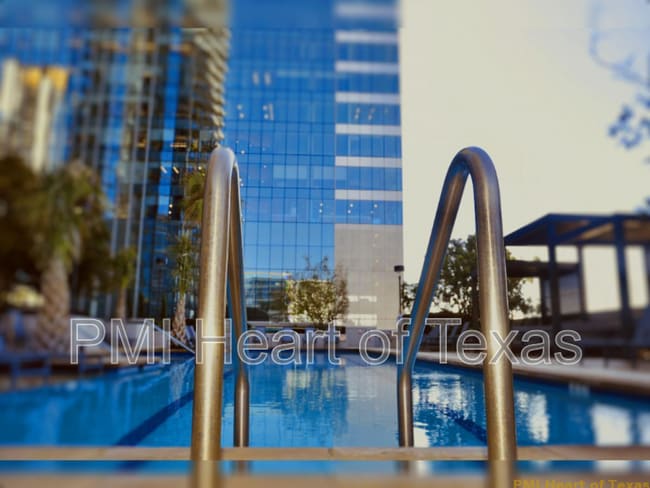 Building Photo - 360 Nueces St