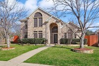 Building Photo - 820 Hunters Glen
