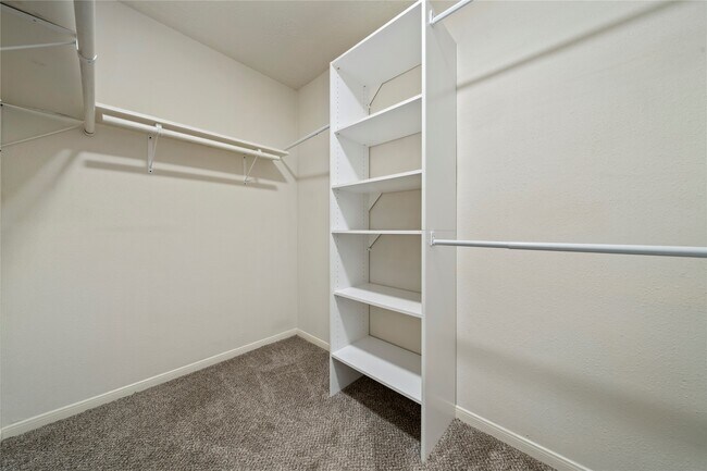 Building Photo - 12143 Stone W Dr