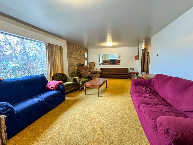 Building Photo - 845 E 820 N