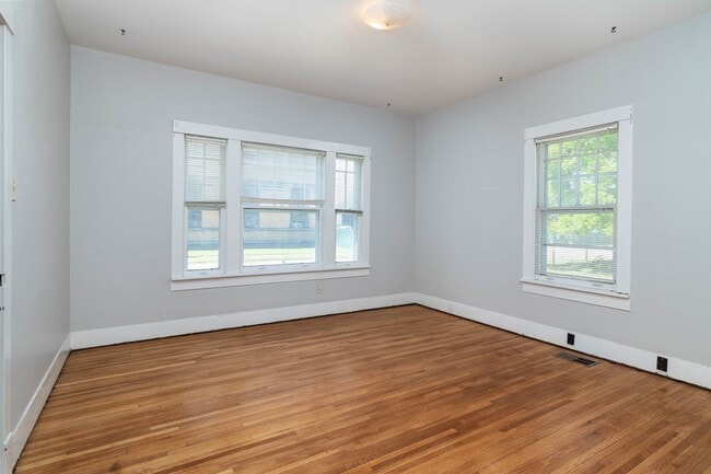 Building Photo - 108 Blount St