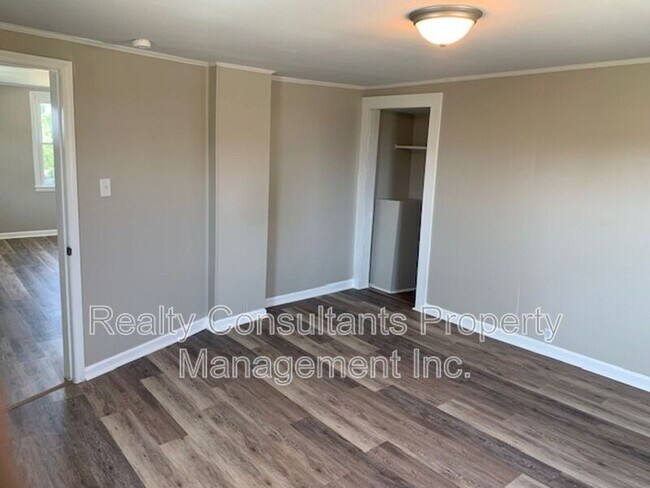 Building Photo - 510 Norwalk St