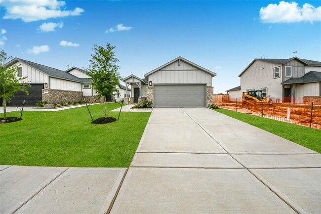 Building Photo - 18010 Whitetail Run Ln