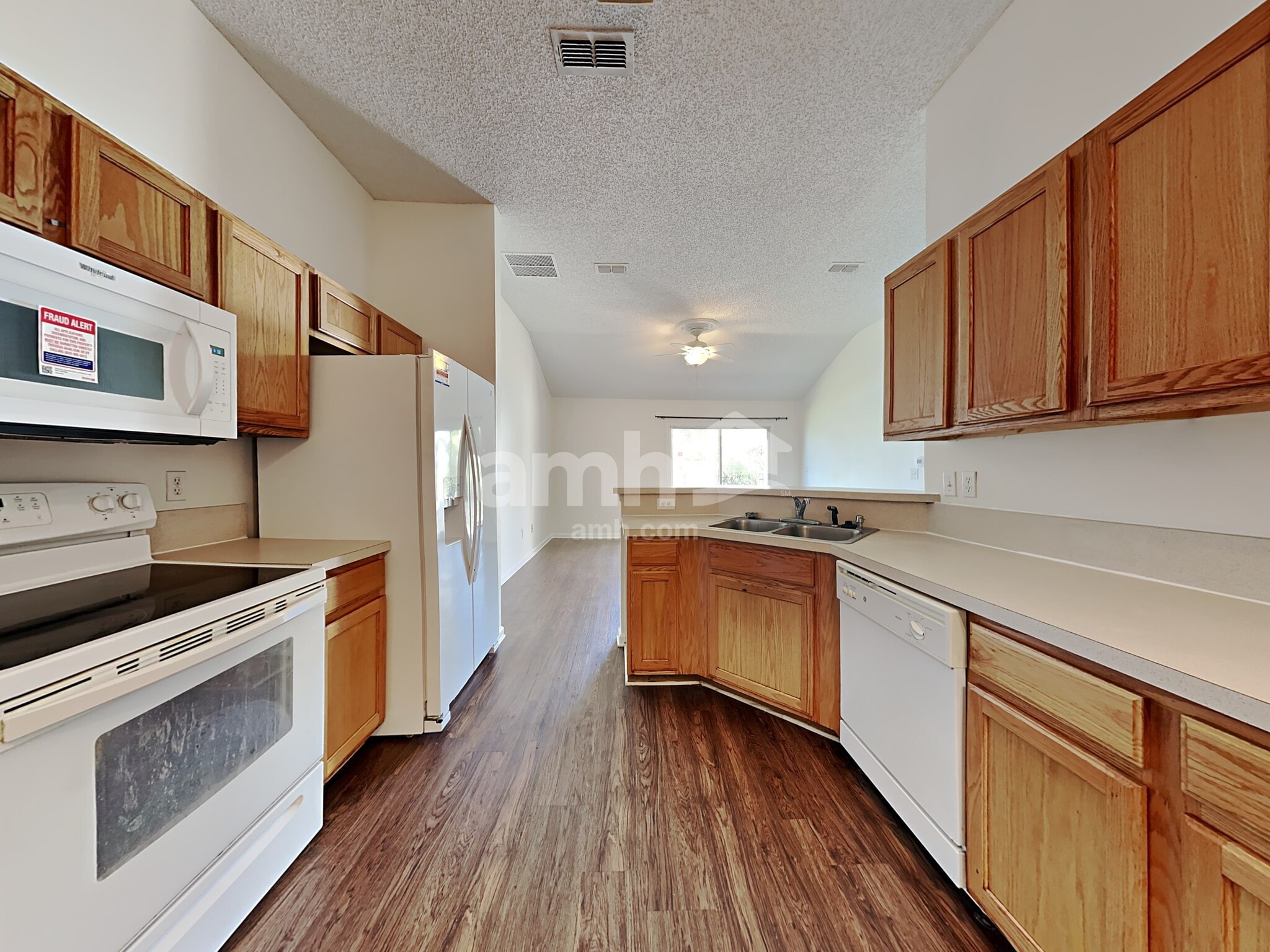 Building Photo - 9311 Thunderbolt Dr