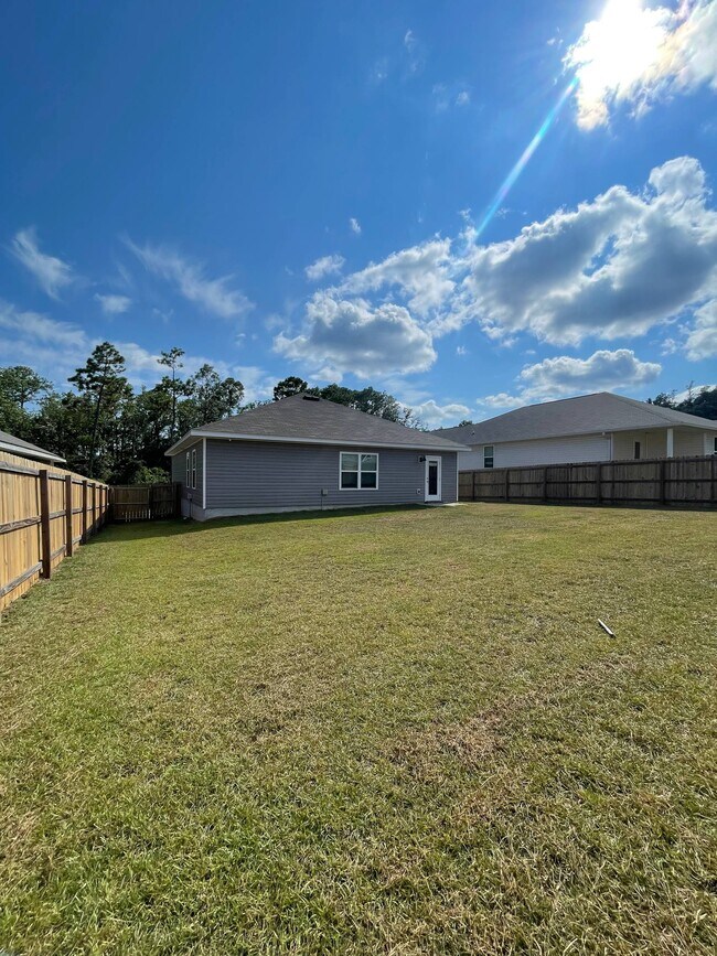Building Photo - 6083 Unbridled Lp
