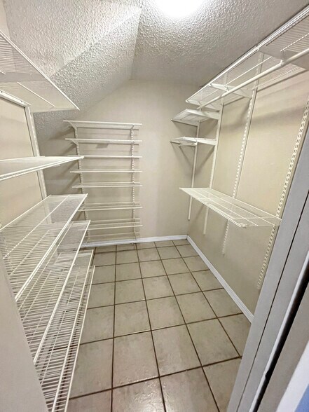 Master Walk in Closet - 6445 Brookway Dr
