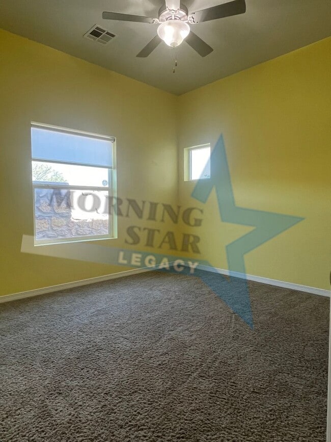 Building Photo - Charming 3-bedroom, 2-bathroom w/ views!
