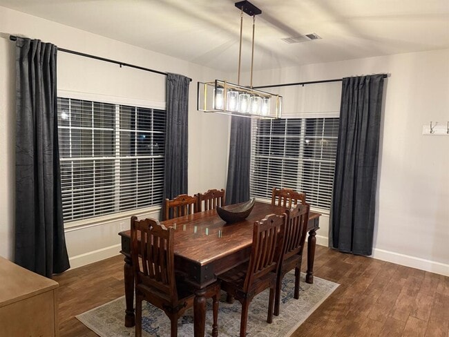 Building Photo - 1103 Water Hole Trail