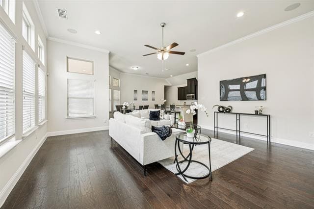 Building Photo - 913 Parkside Dr