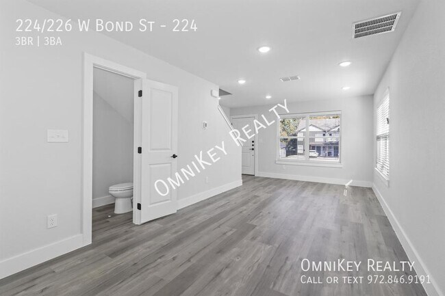Building Photo - 224/226 W Bond St-224