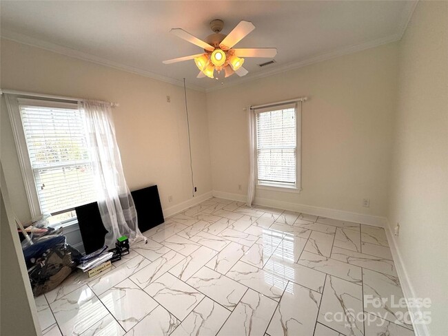 Building Photo - 5919 Newell Dr