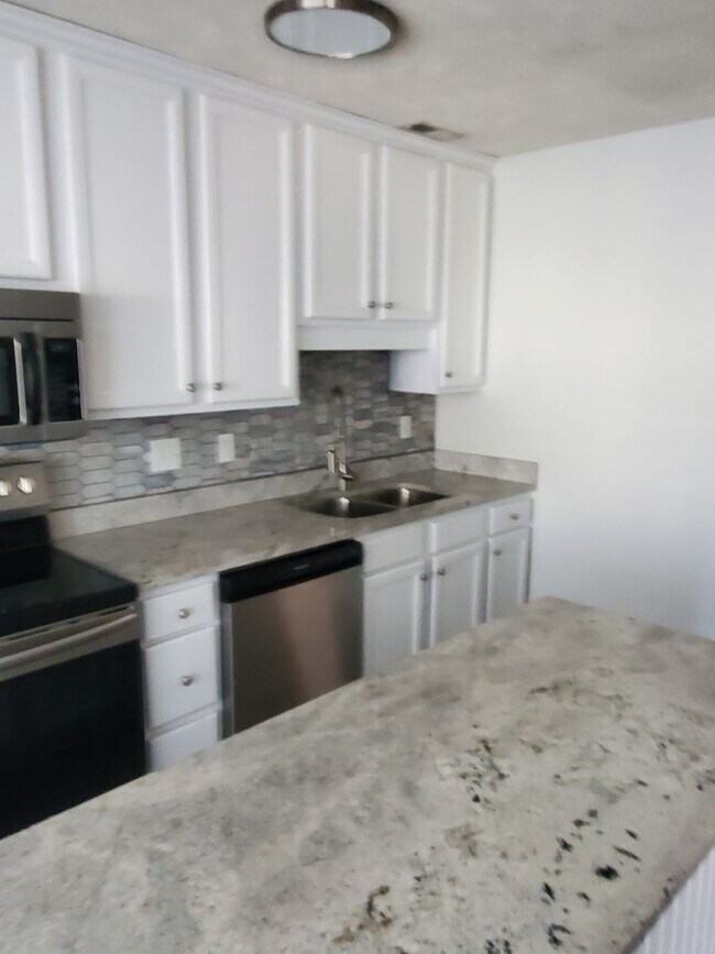 Building Photo - HOPE MILLS