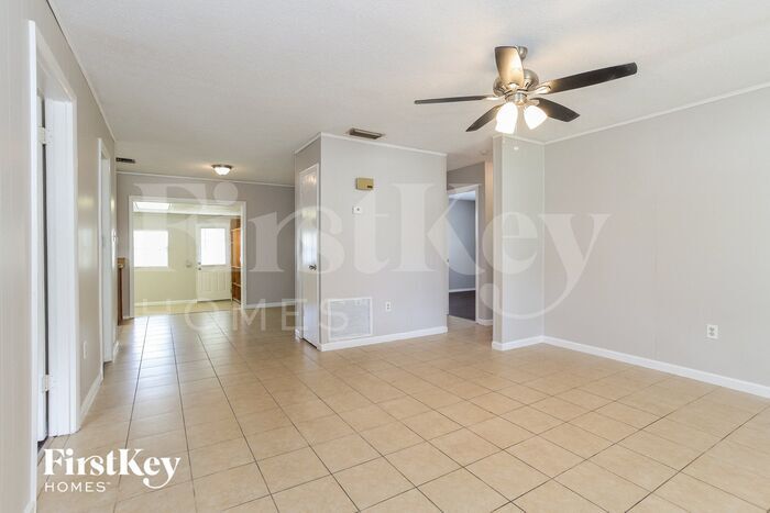 Building Photo - 705 Vincent Dr