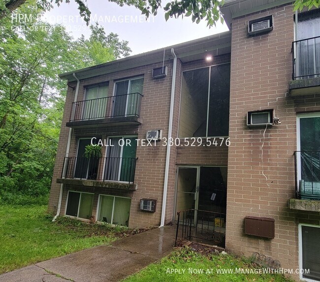 Building Photo - 725 E Waterloo Rd