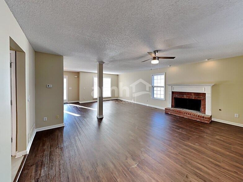 Building Photo - 47 Trotters Way