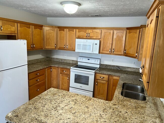 Building Photo - Beautiful 4br, 2.5 bath home in the Jack Brit school district