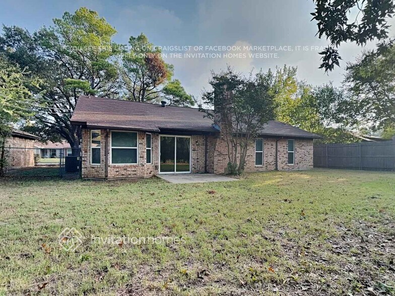 Building Photo - 747 James Cir