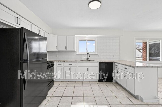 Building Photo - 5165 West Wood Drive