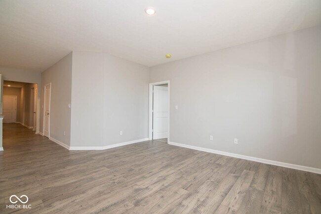 Building Photo - 876 Downey Ln