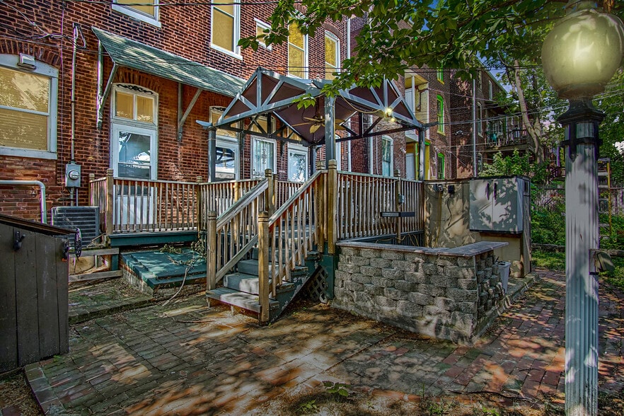 Building Photo - 1301 Shenandoah Ave