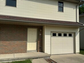 Building Photo - 3 Knobby Dr