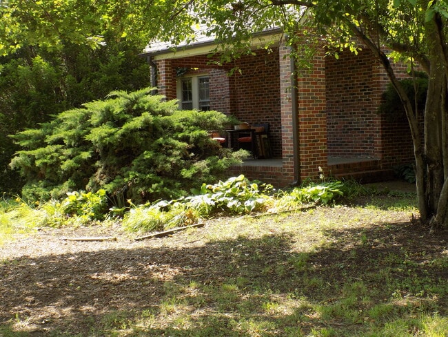 Primary Photo - 2808 Winthrop Rd
